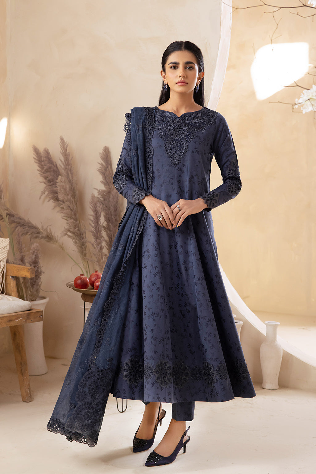 Iznik Luxury Winter Collection - ILW-02 DEMURE