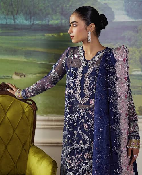 REPUBLIC WOMENSWEAR  D-07